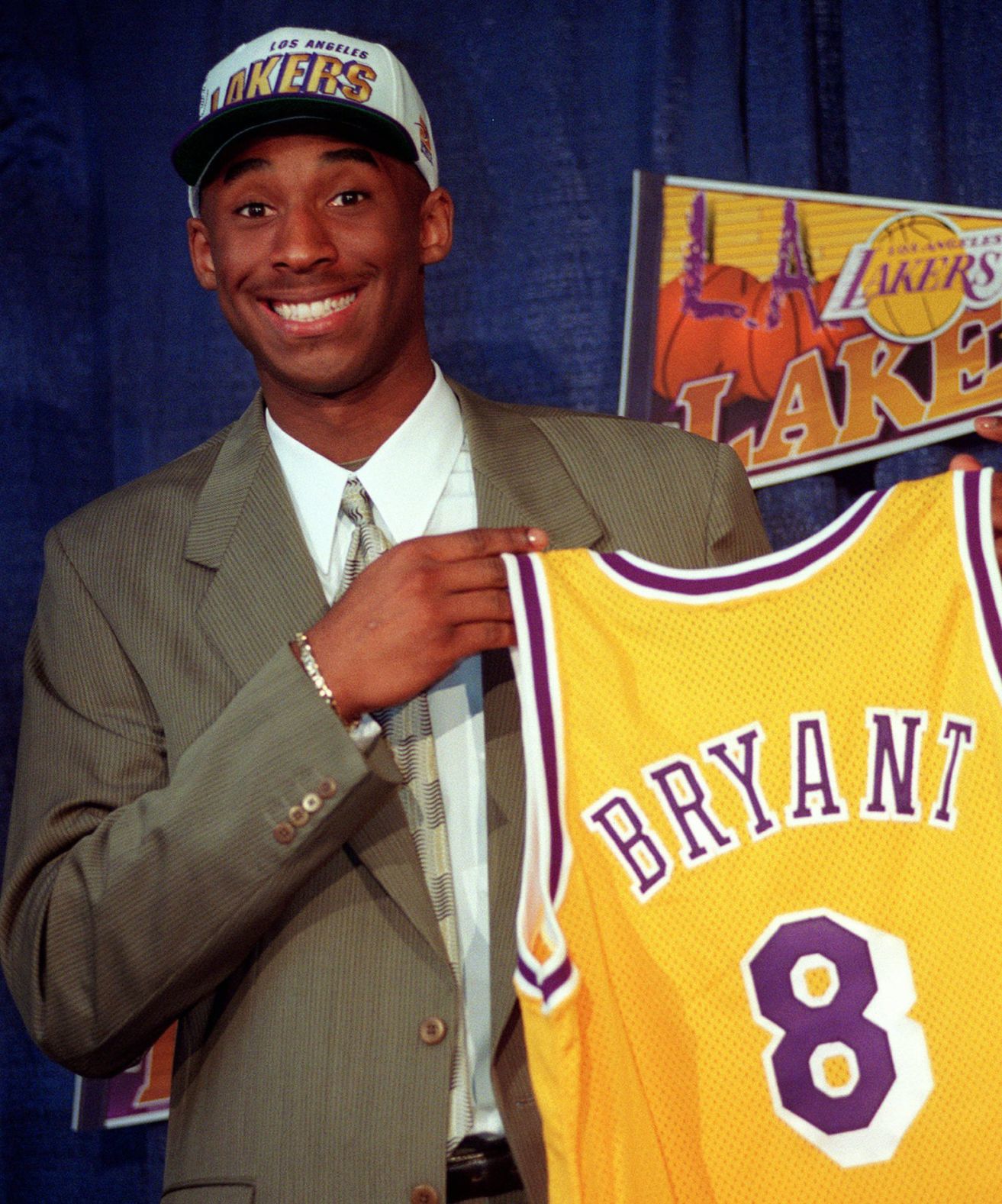 BRYANT LAKERS HORNETS